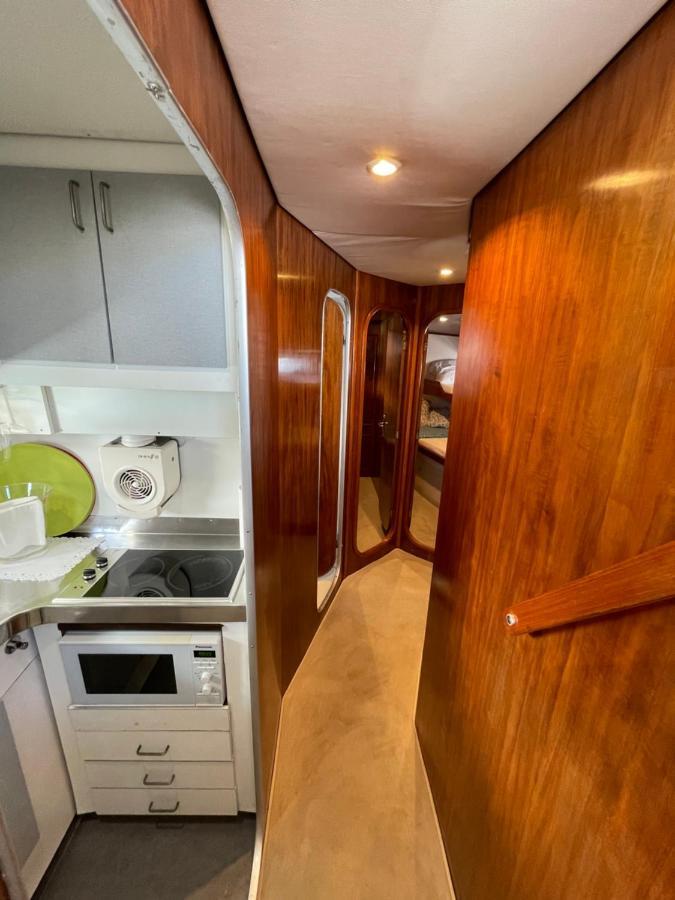 Отель Infantman Yatch Вила-Нова-ди-Гая Экстерьер фото